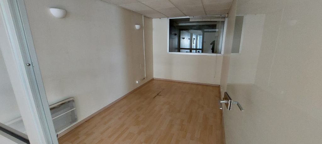 Photo BEAUVAIS CENTRE MURS COMMERCIAUX image 4/5