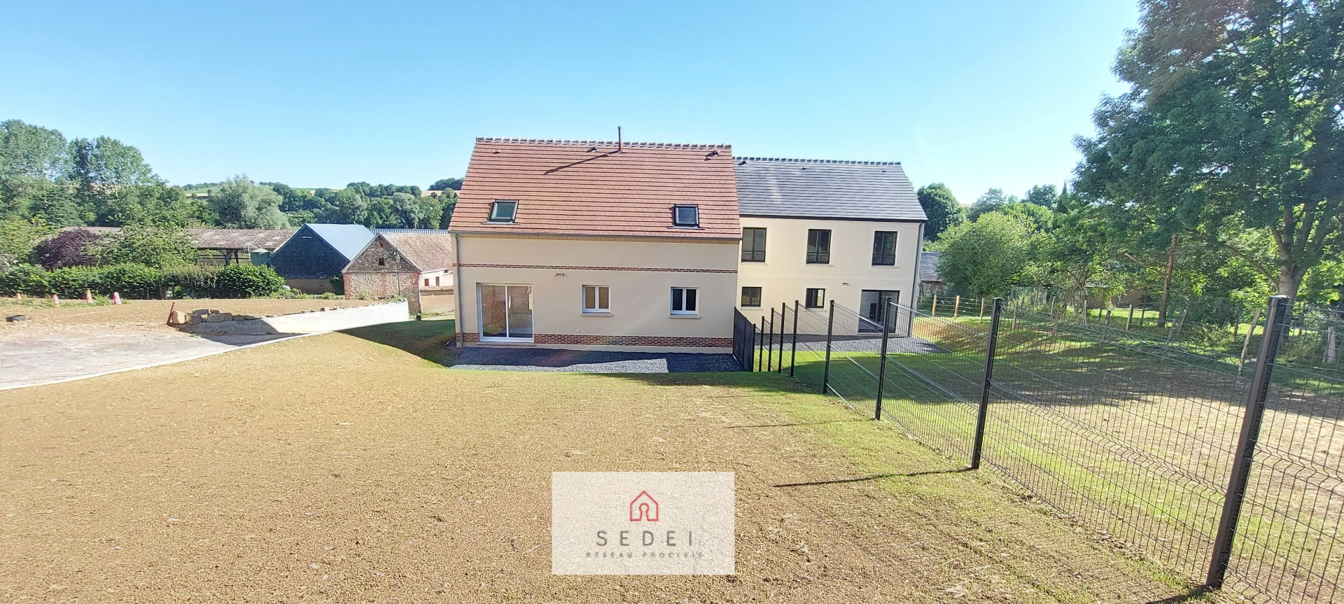 Photo 15 min BEAUVAIS  tout neuf ! image 2/6