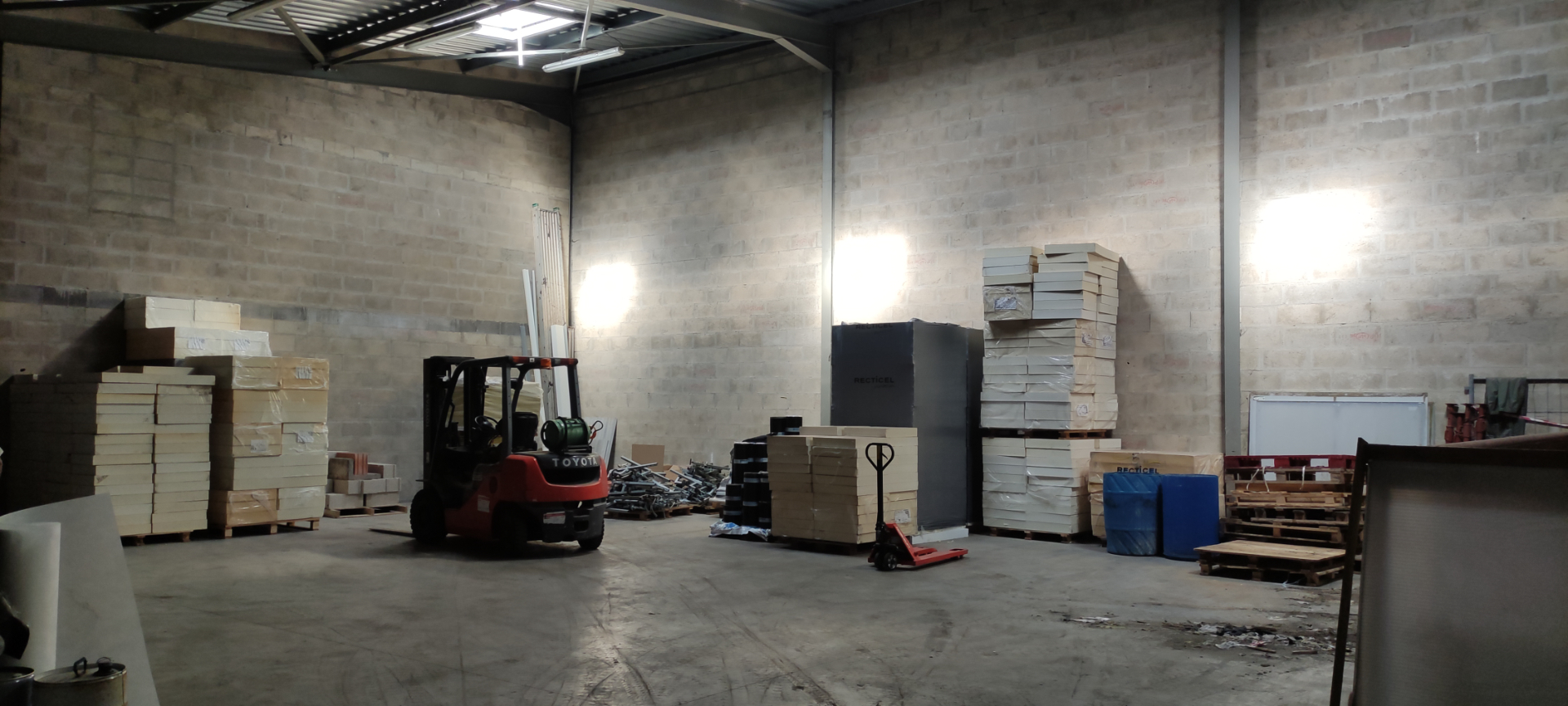 Photo Local commercial Beauvais 570 m2 image 3/6