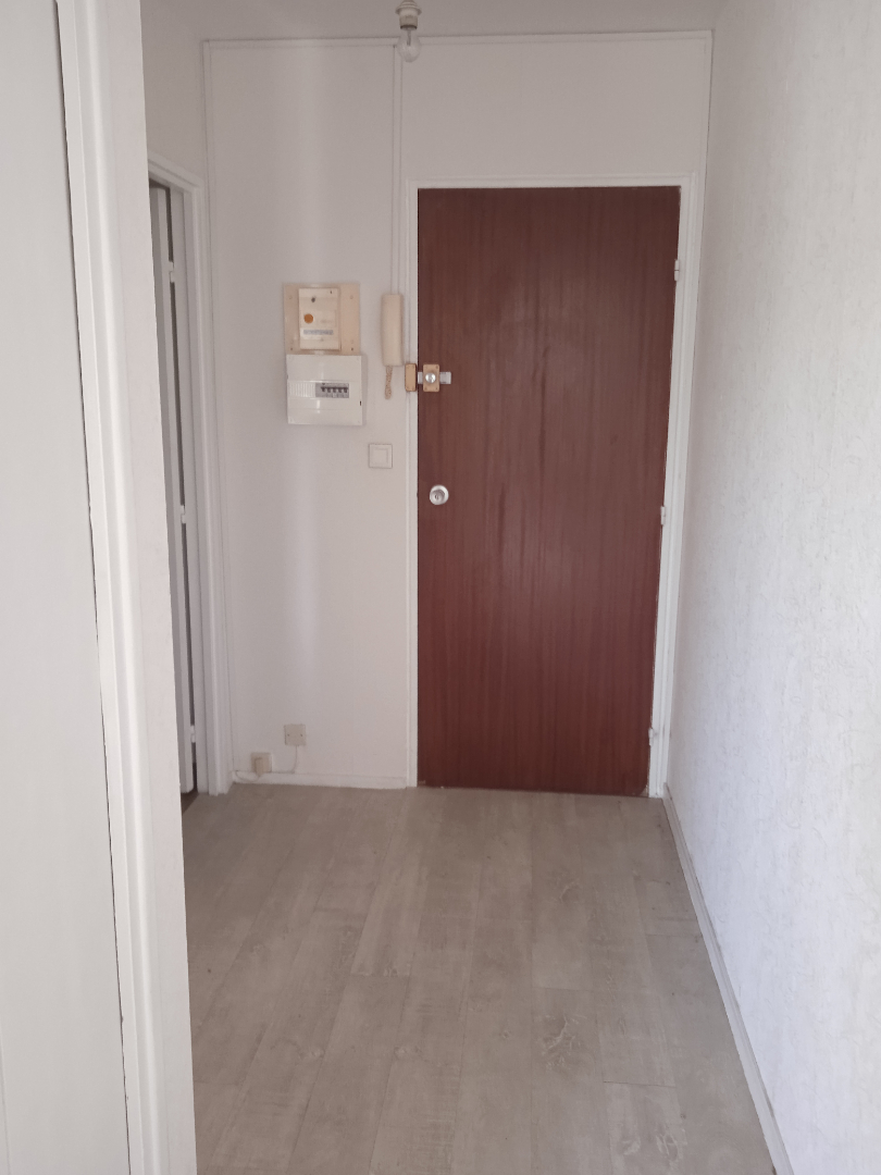 Photo Appartement Creil 1 pièce(s) 32 m2 image 2/6