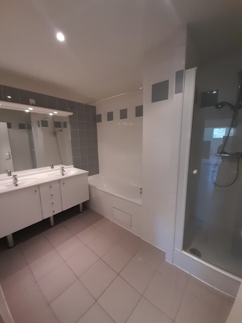 Photo TYPE III AMIENS - 3 pièce(s) - 84.13 m2 image 3/5