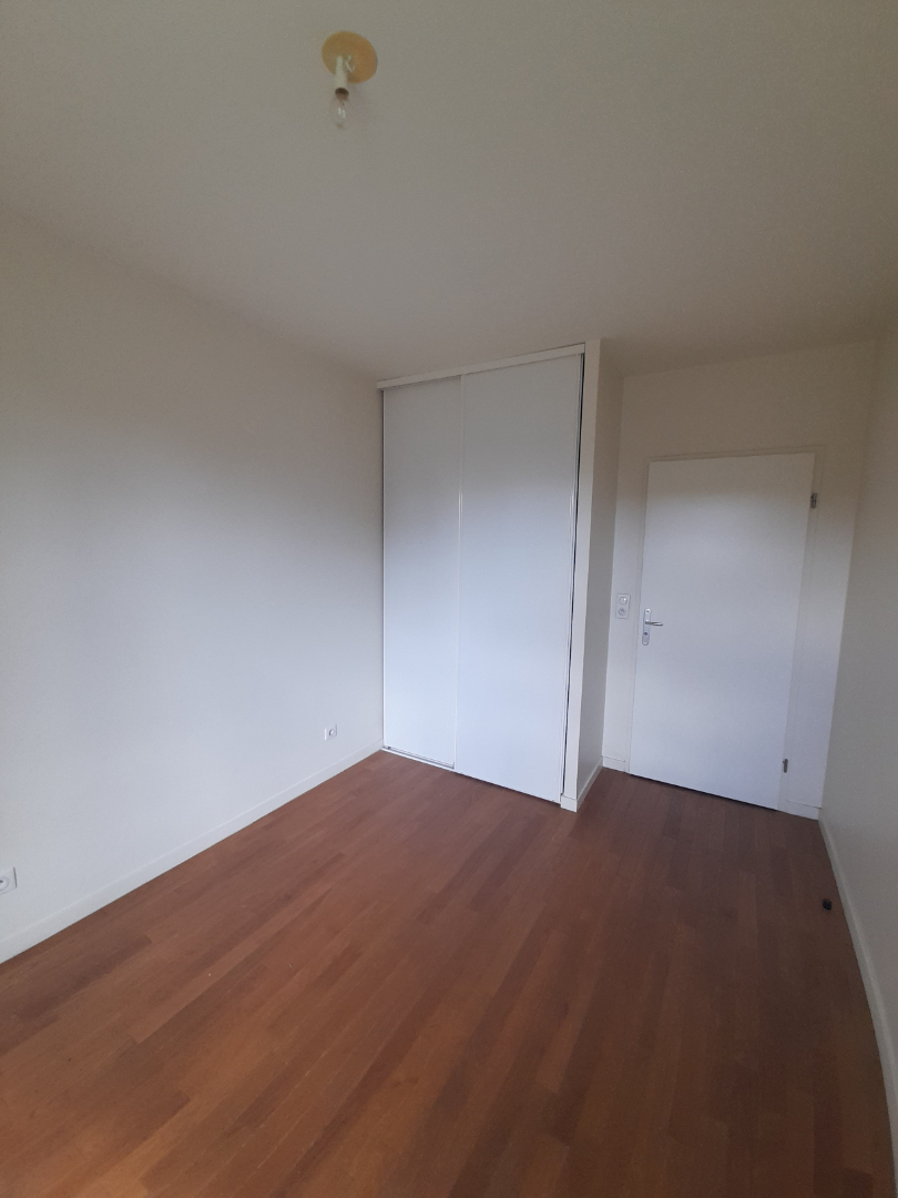 Photo TYPE III AMIENS - 3 pièce(s) - 84.13 m2 image 4/5