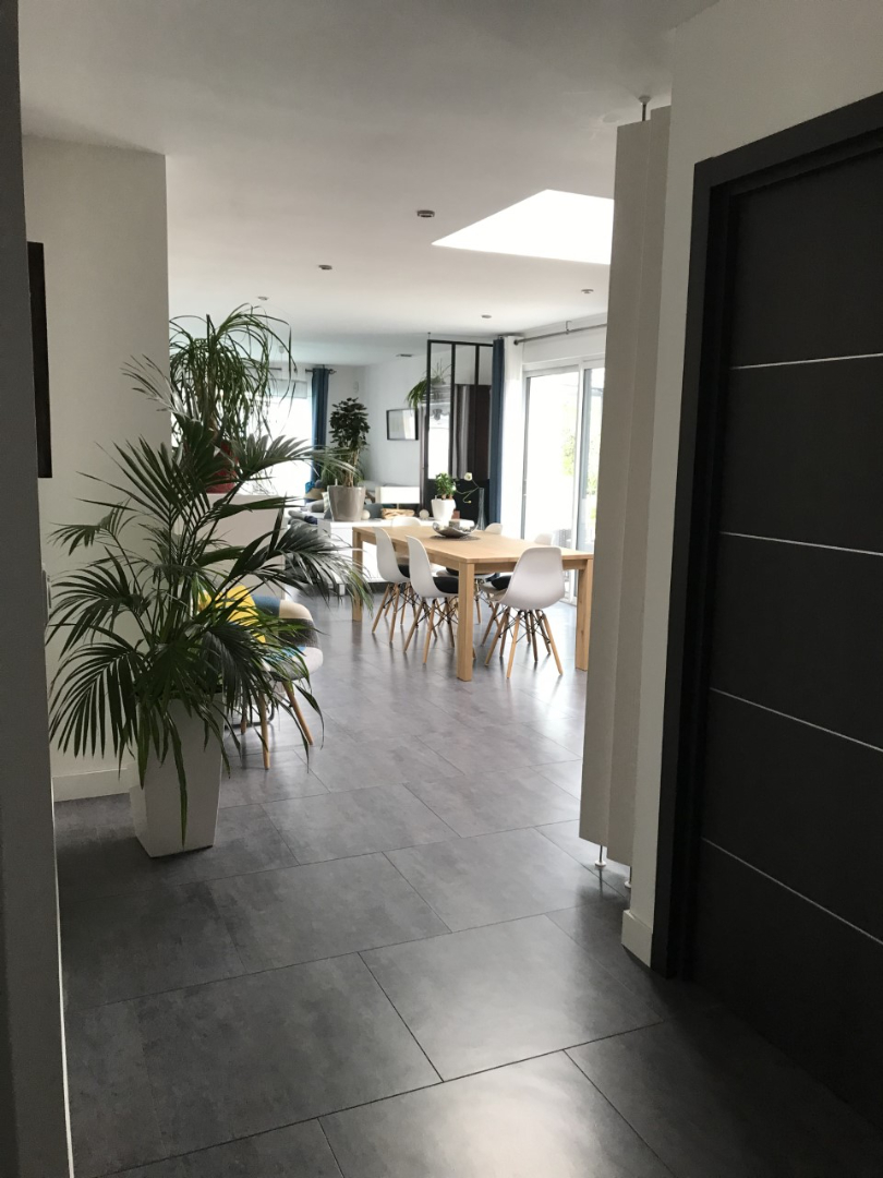 Photo LE CALME ET LA SERENITE D'UNE TRES BELLE MAISON ATYPIQUE  DE PLAIN PIED DE 163 M2 AVEC PISCINE image 5/6