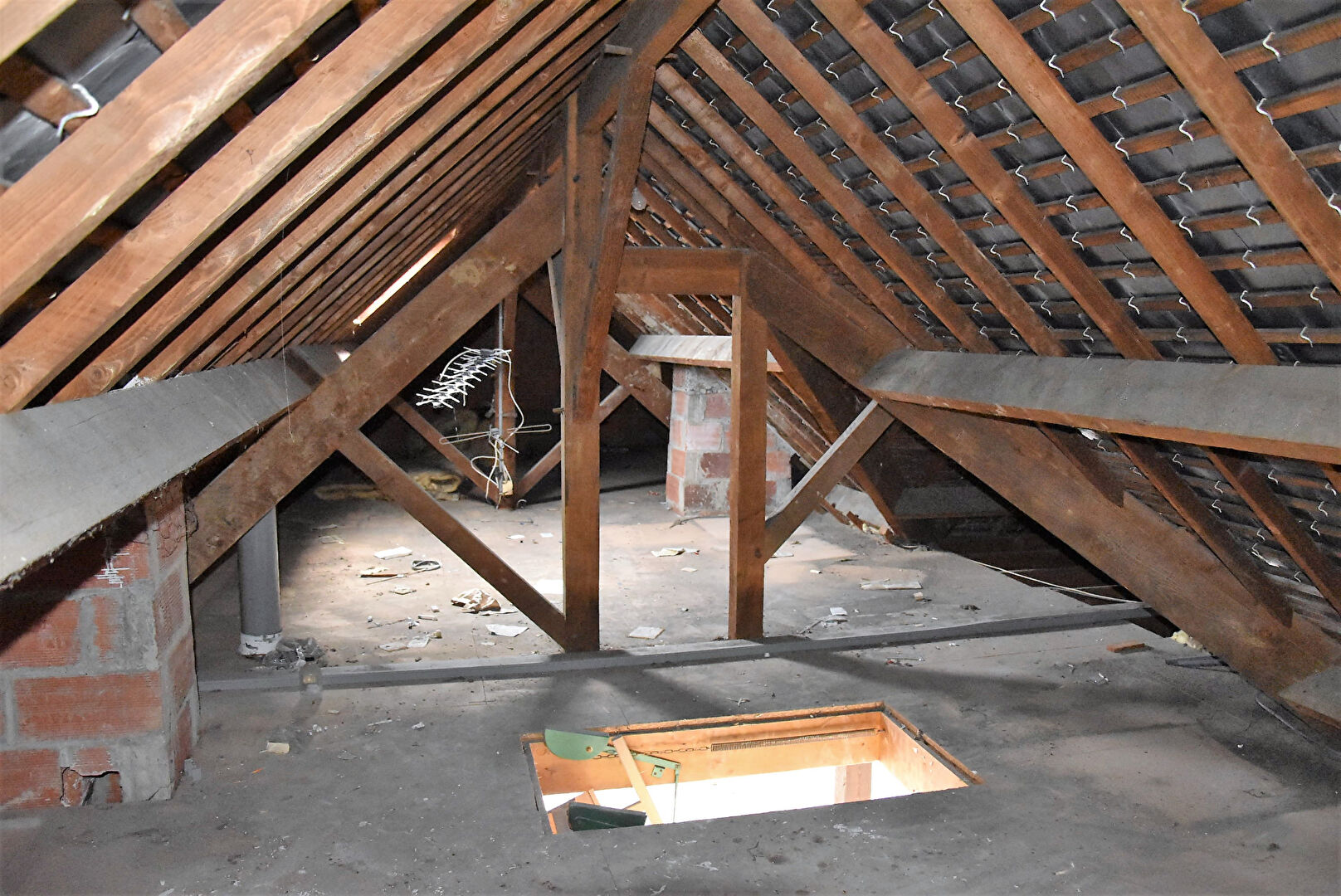 Photo A l'entrée du bourg un grand appartement de 107 m2 à rénover en totalité image 4/6