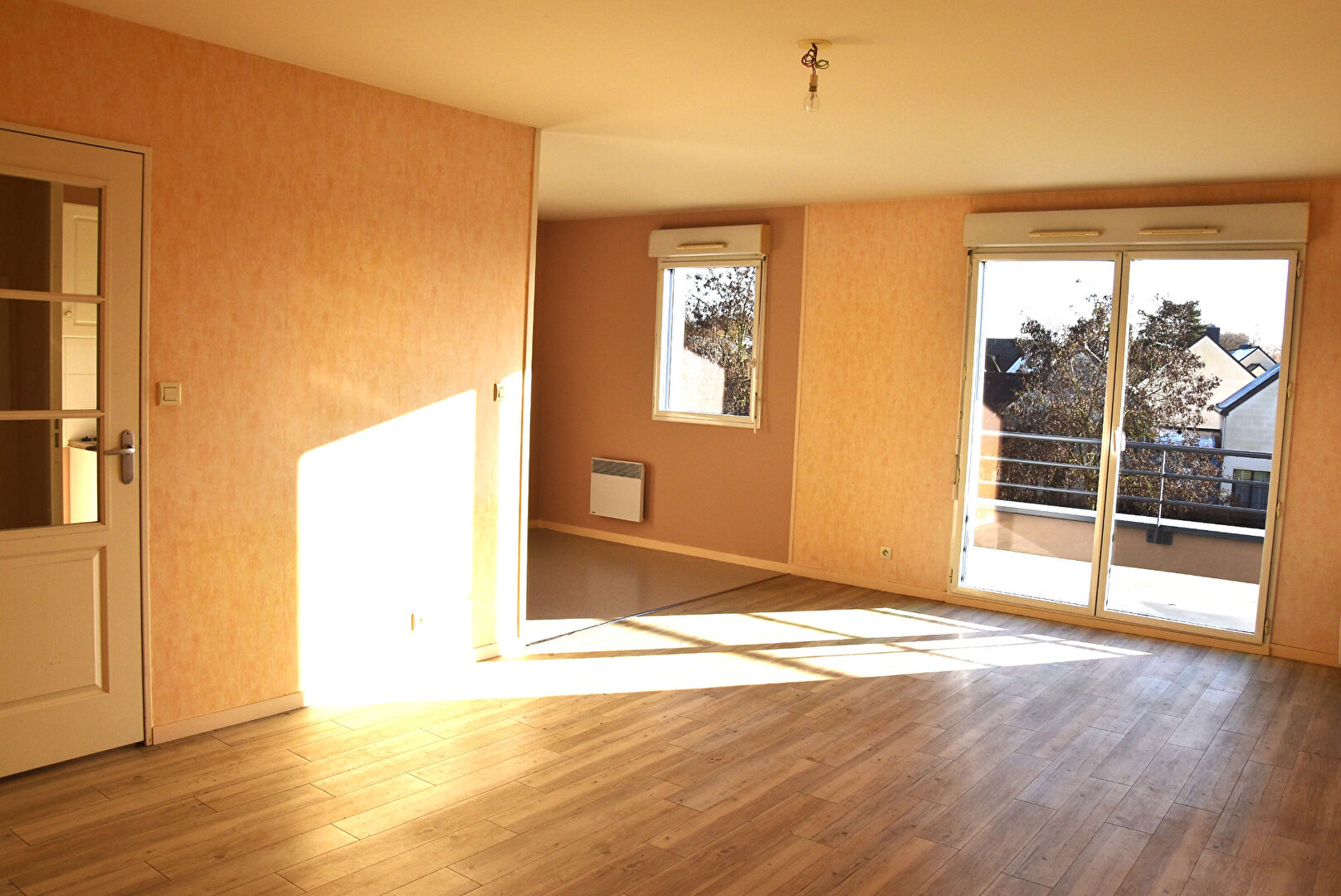 Photo Proche du bourg de l'Hermitage à vendre bel appartement T3 de 67 m2 avec un balcon et un garage fermé image 1/6