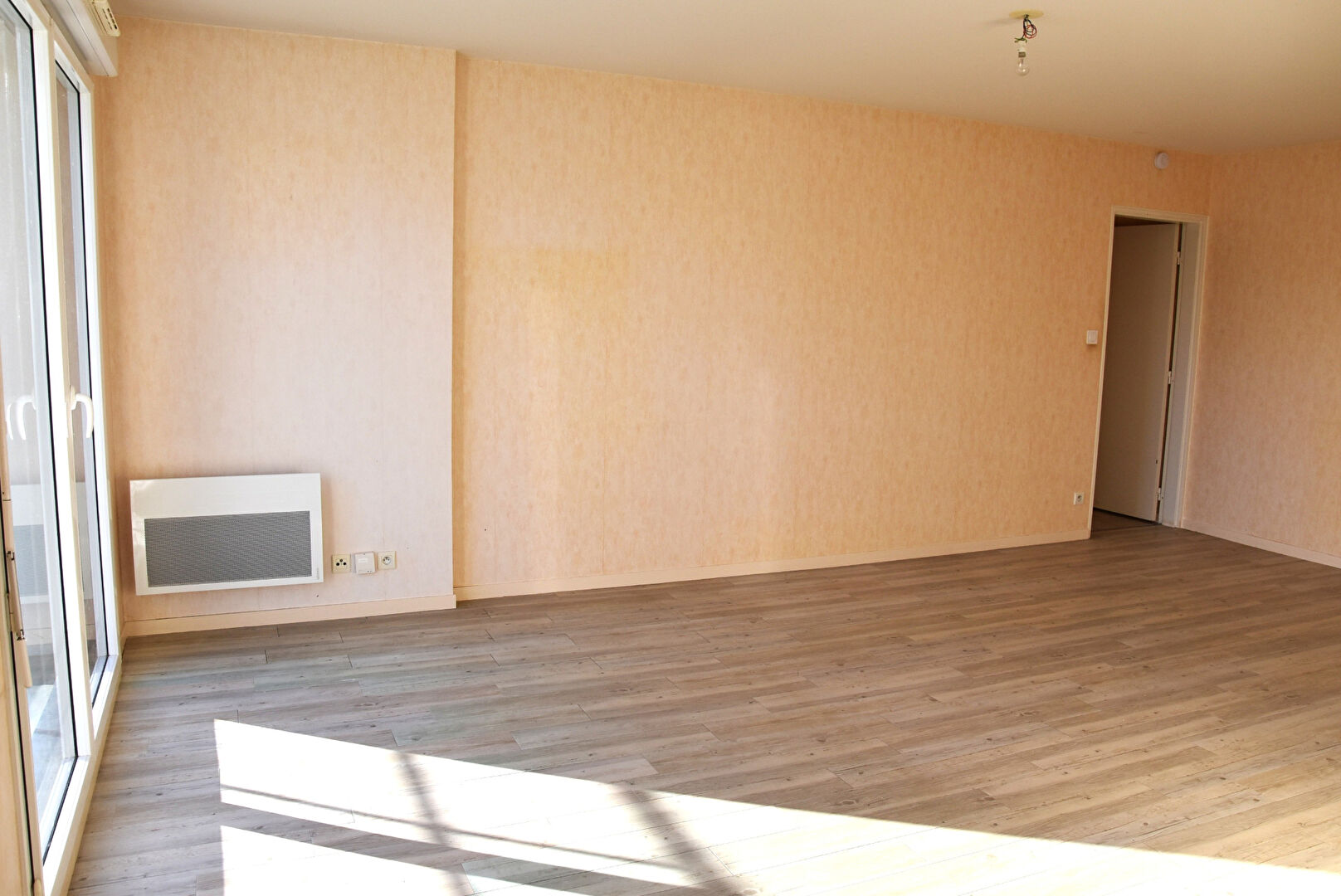 Photo Proche du bourg de l'Hermitage à vendre bel appartement T3 de 67 m2 avec un balcon et un garage fermé image 4/6