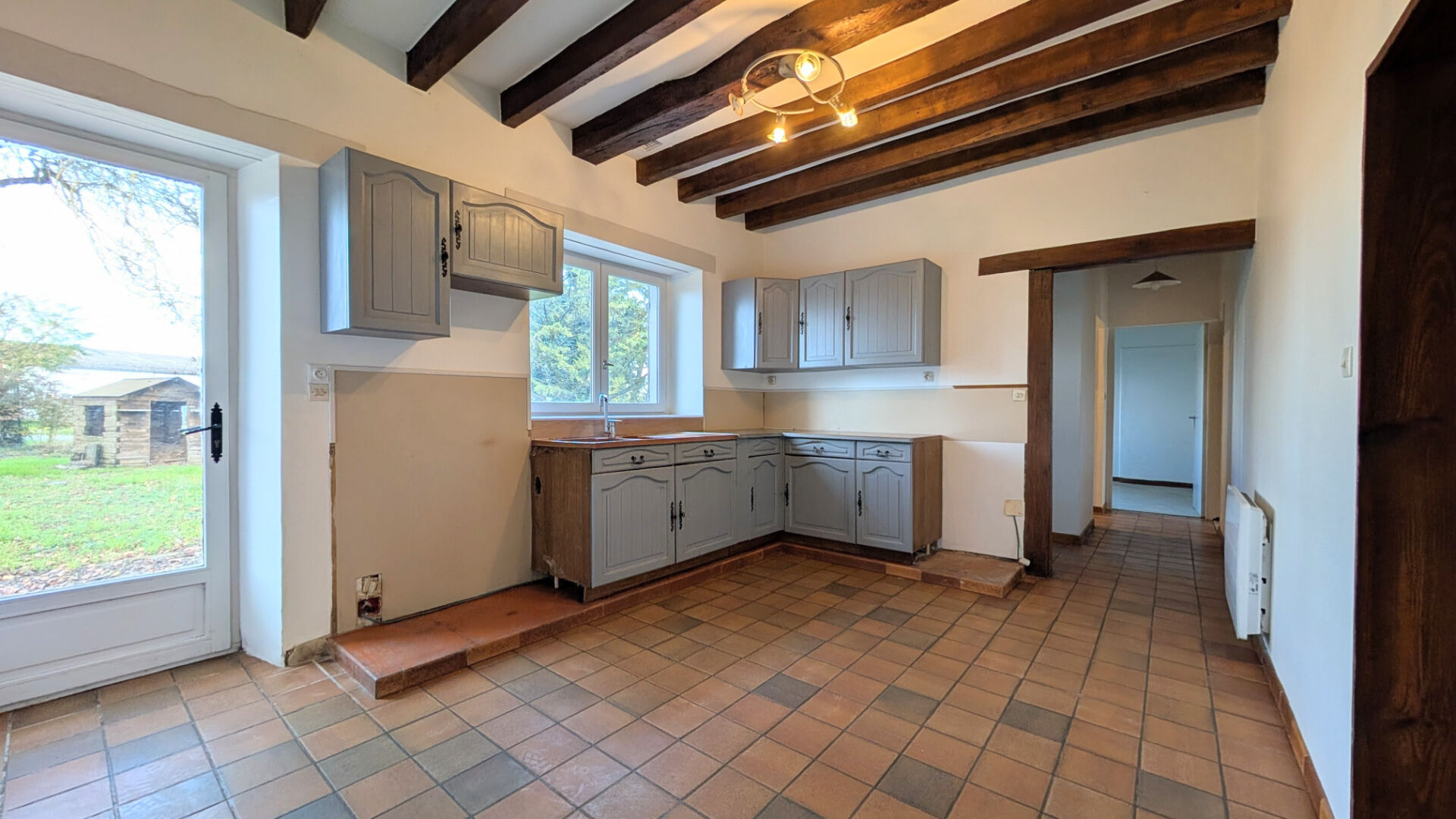 Photo Maison de caractère à rénover ! image 2/6