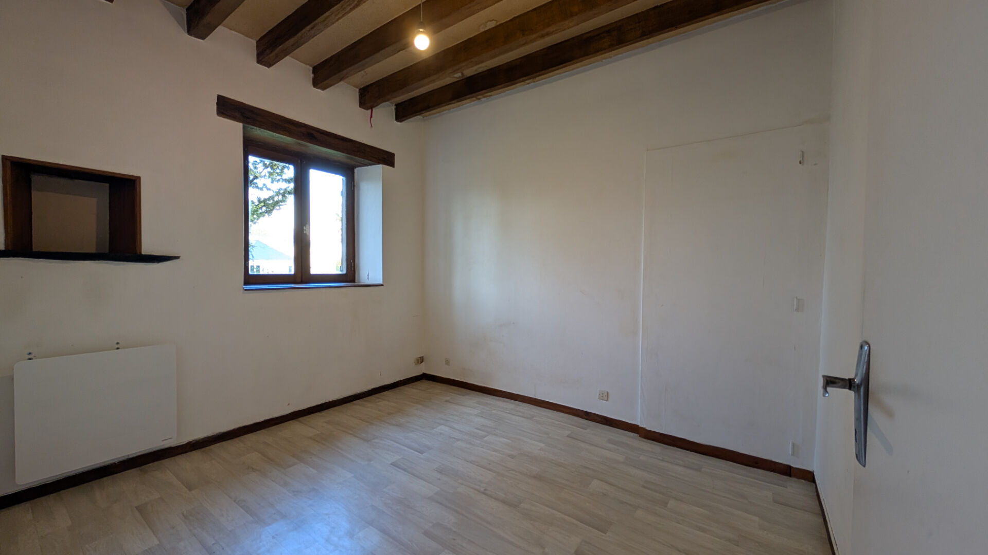 Photo Maison de caractère à rénover ! image 3/6