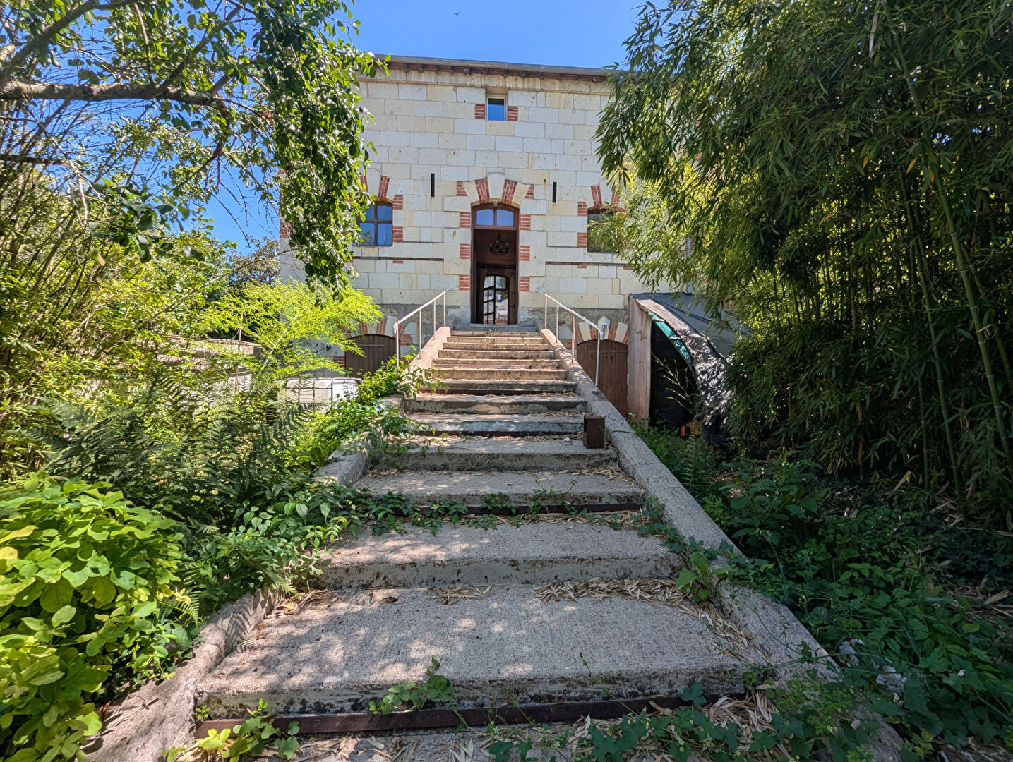 Maison à fort potentiel à Longue Jumelles