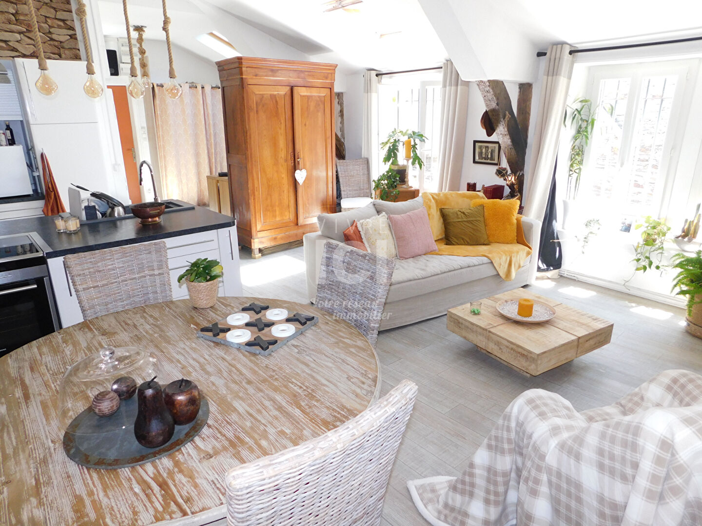 Immeuble  Les Ponts De Ce  153 m2