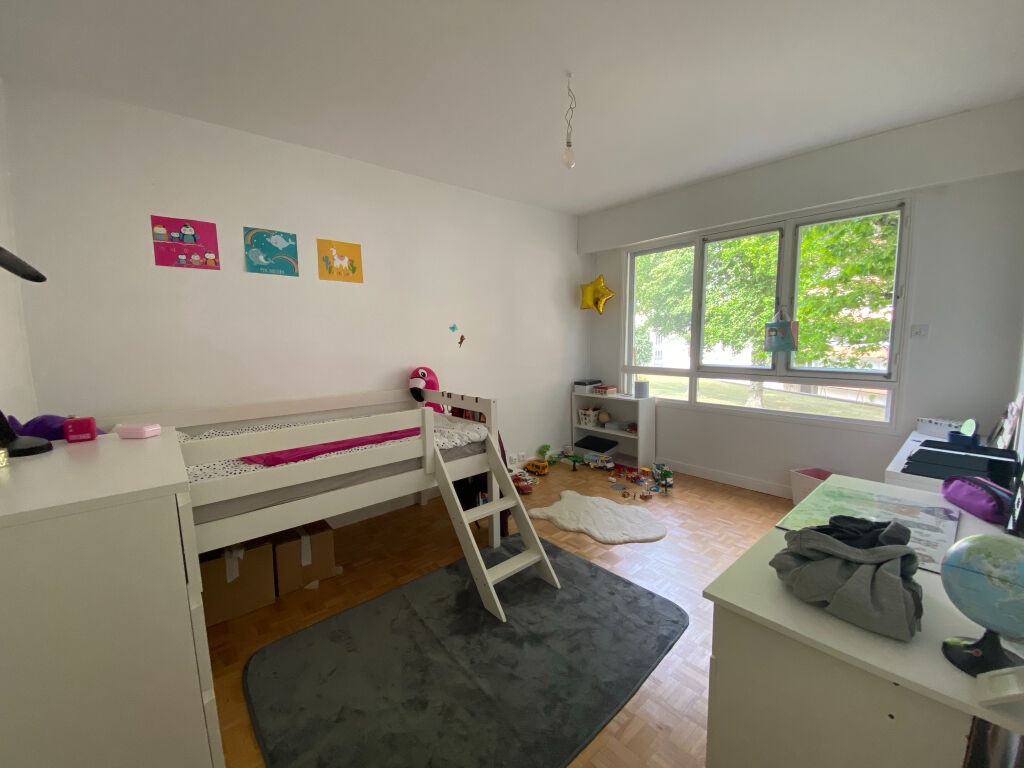 Photo A VENDRE NANTES/MICHELET appartement type 4 avec balcon et cave image 4/5