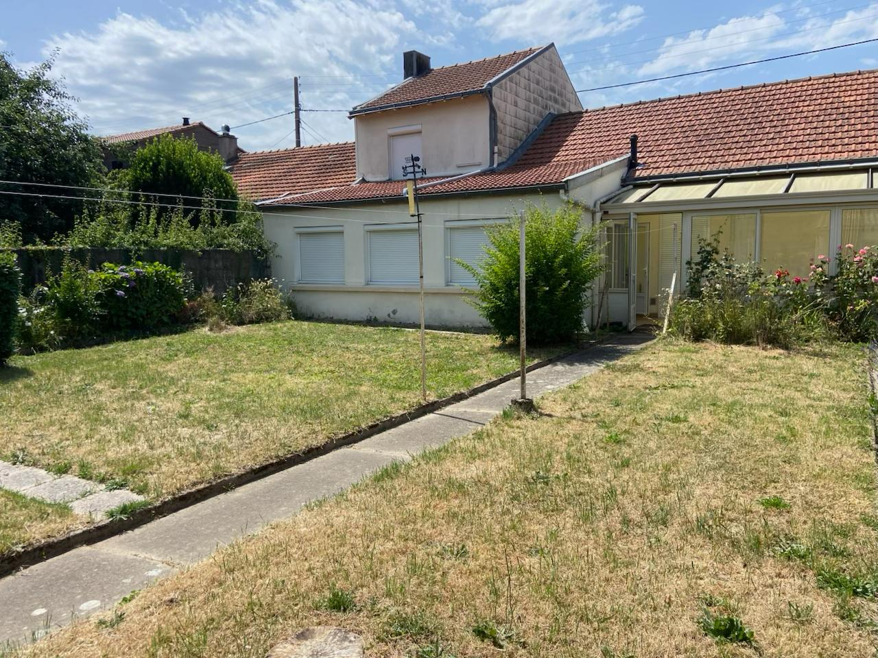 Photo A VENDRE. NANTES ZOLA. Maison familiale avec garage au calme image 2/6