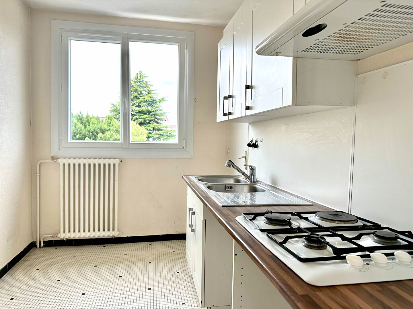 Photo A VENDRE NANTES ZOLA, appartement 2 chambres avec balcon et parking image 3/6