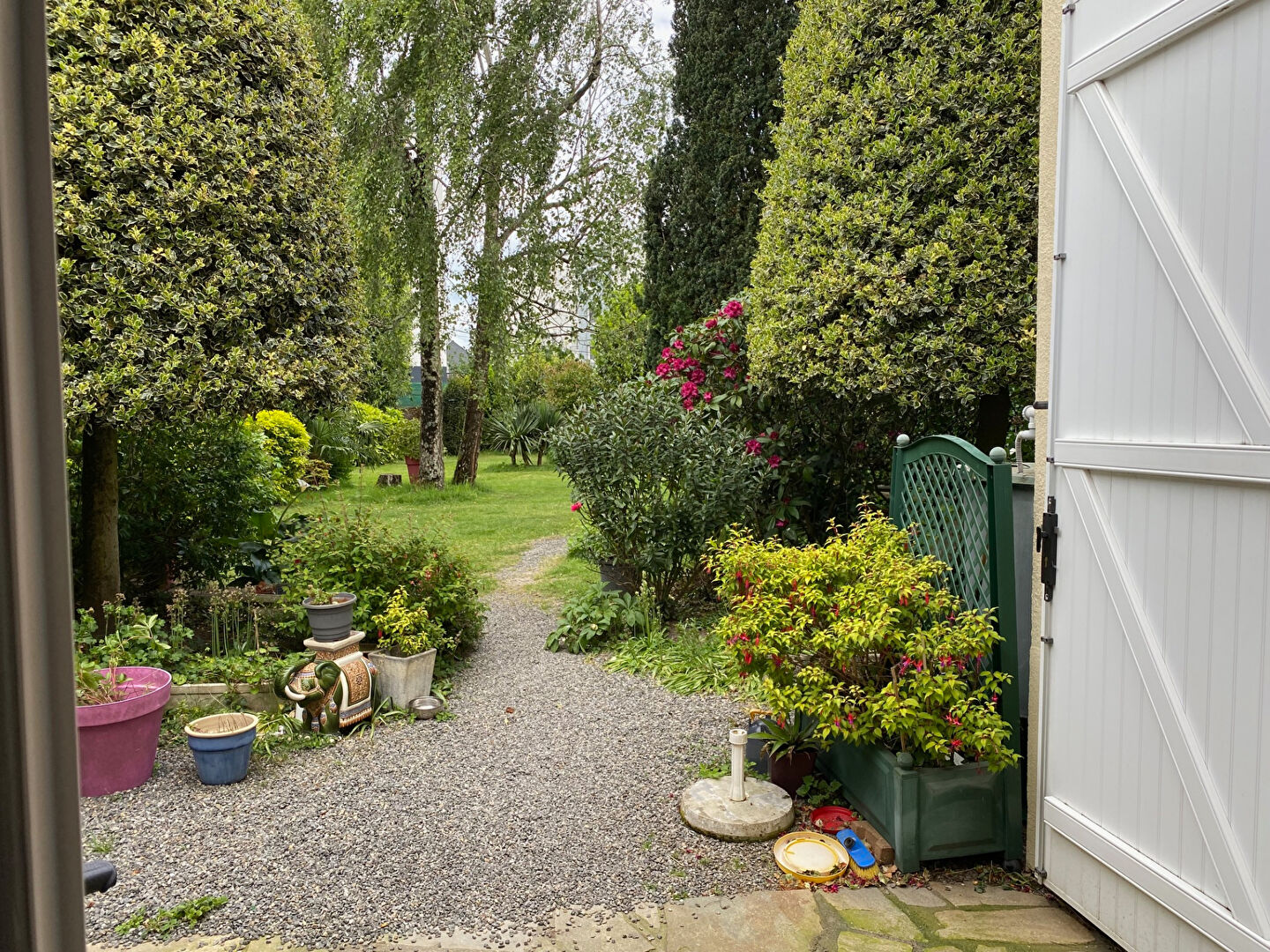 A VENDRE  NANTES/SAINT ANNE MAISON ANCIENNE  AVEC GARAGE/ BEAU JARDIN