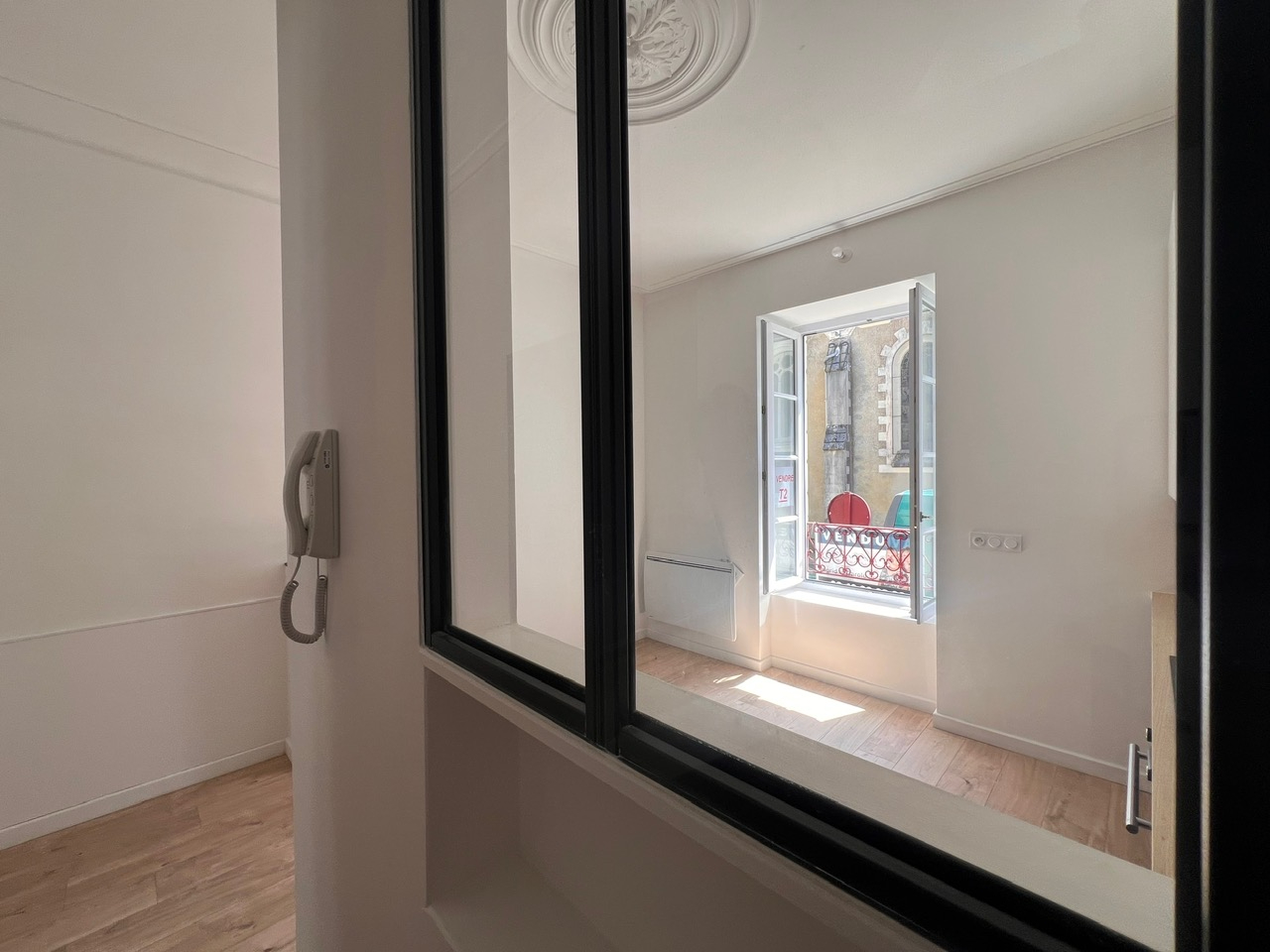 Photo Appartement Suce Sur Erdre 2 pièce(s) 28.64 m2 avec jardinets image 2/6