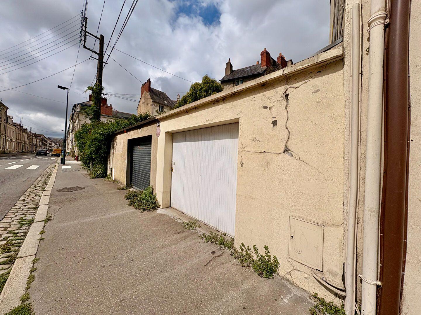 A LOUER - NANTES ST DONATIEN  - GARAGE FERME