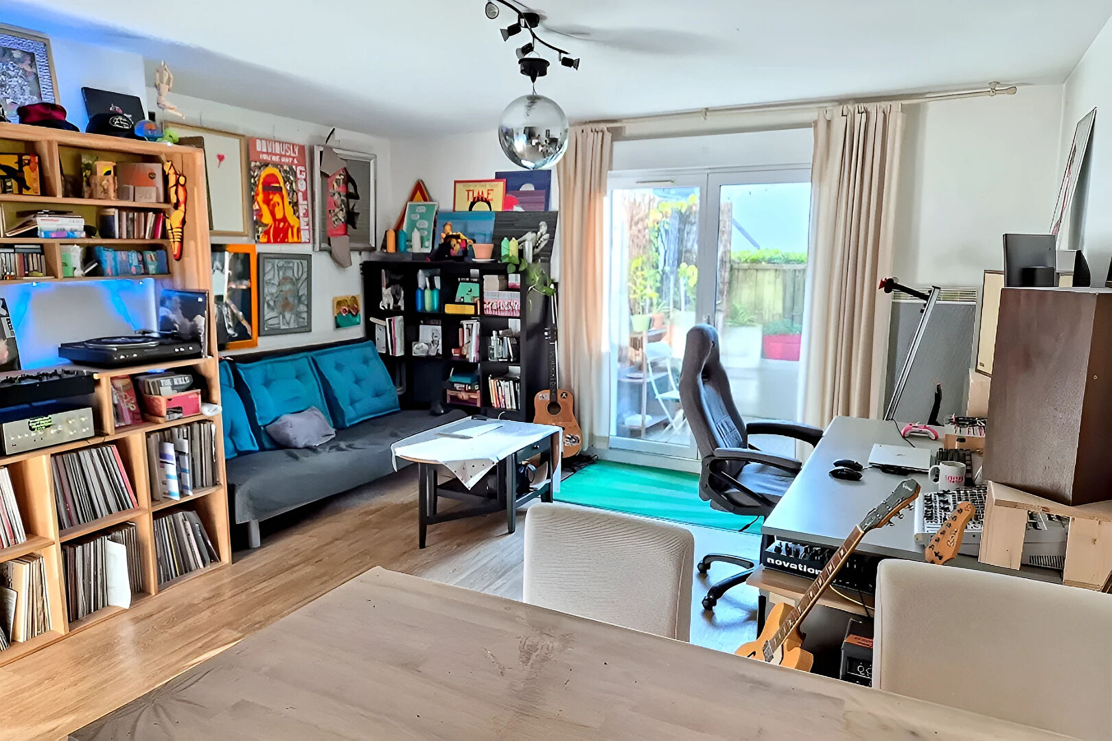 Photo A VENDRE NANTES ZOLA appartement 2 chambres avec terrasse et stationnement image 2/6