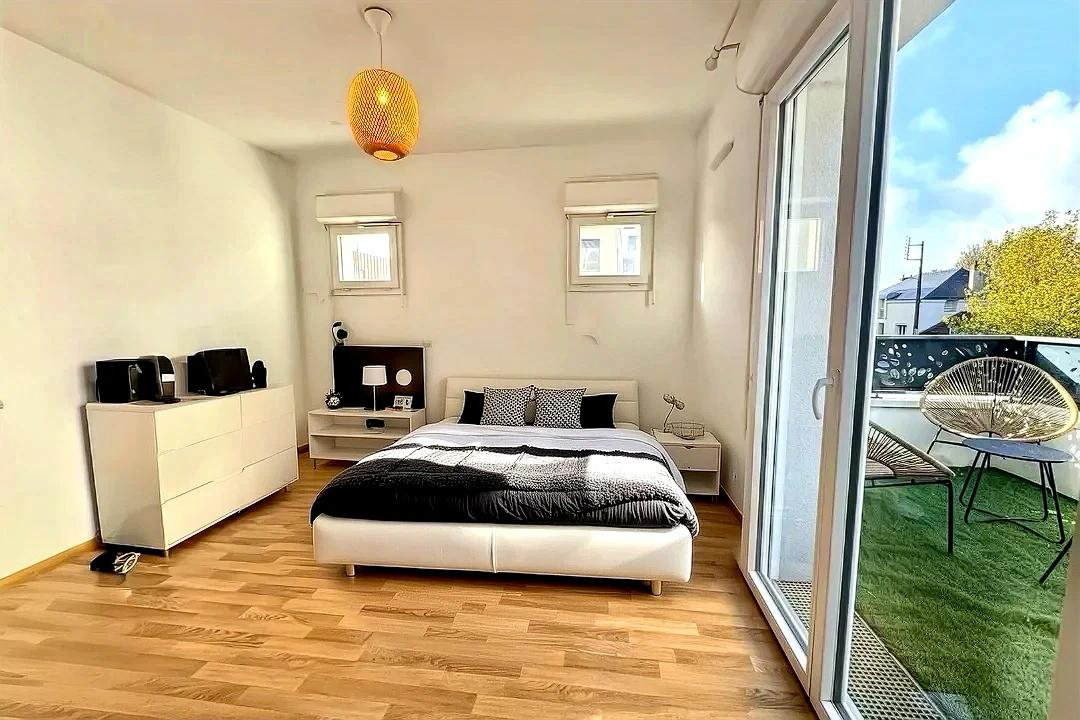 Photo A VENDRE NANTES DURANTIERE APPARTEMENT T3 avec garage boxé et terrasse image 5/6