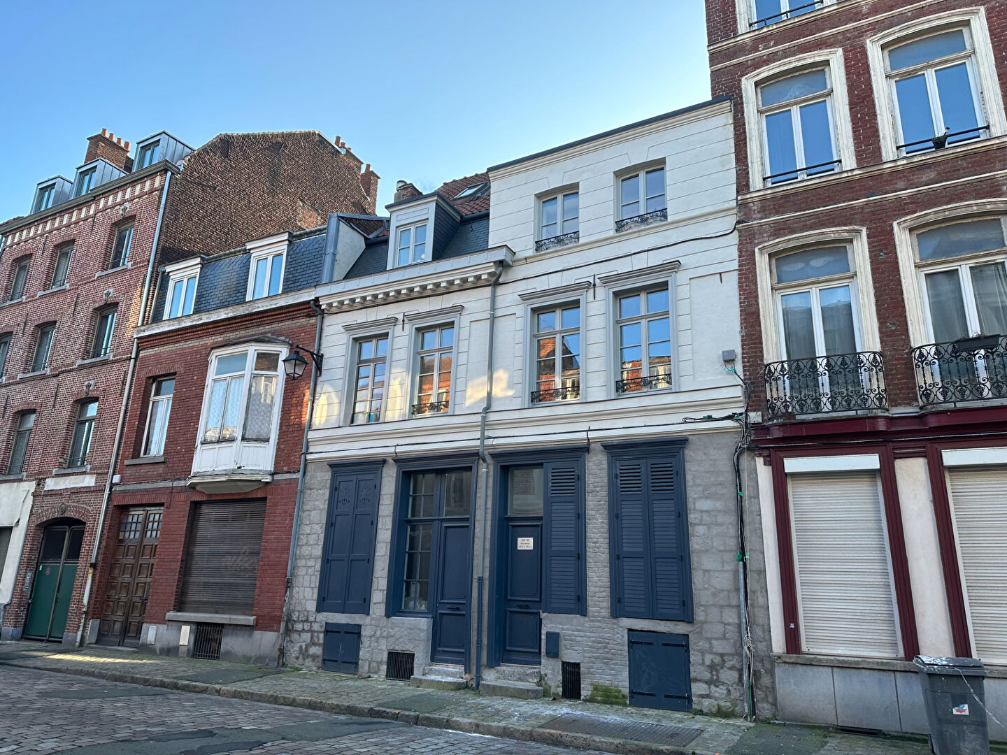 À VENDRE LOTS DE  CAVES SPACIEUSES DANS LE VIEUX-LILLE