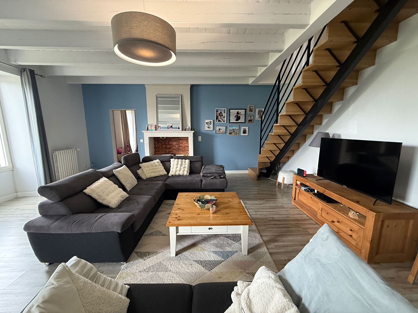 MAISON EN PIERRES 230 m² et dépendances À LA RONDE (17170)
