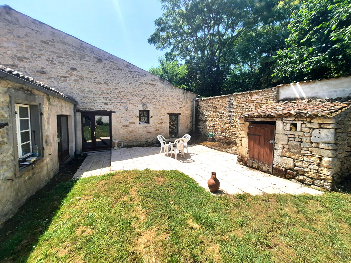 GEMOZAC - 4 chambres - jardin - charentaise