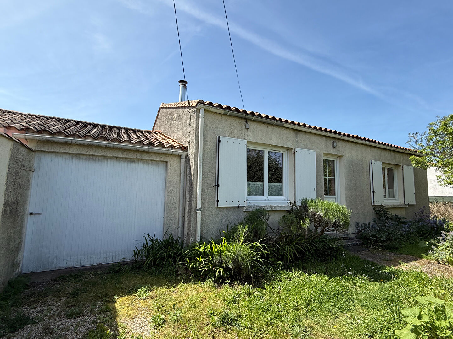 PLAIN PIED - GARAGES- JARDIN