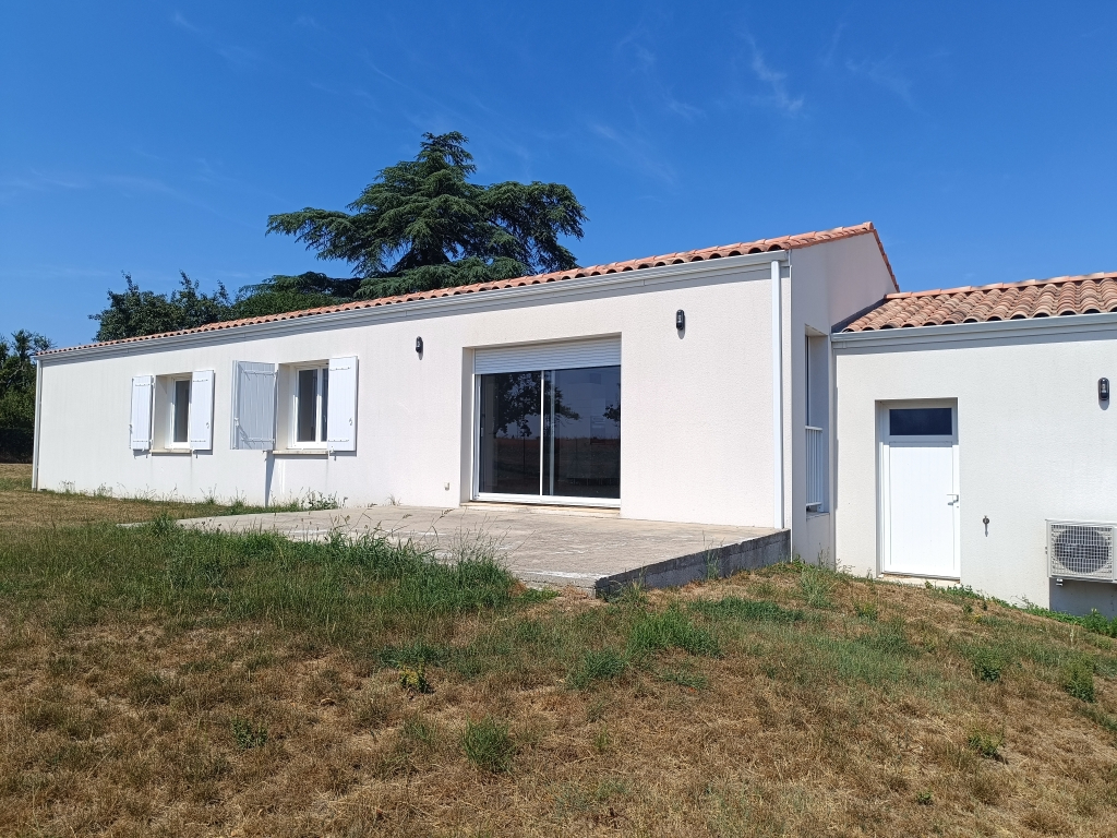 Maison contemporaine de plain-pied Boutenac-Touvent