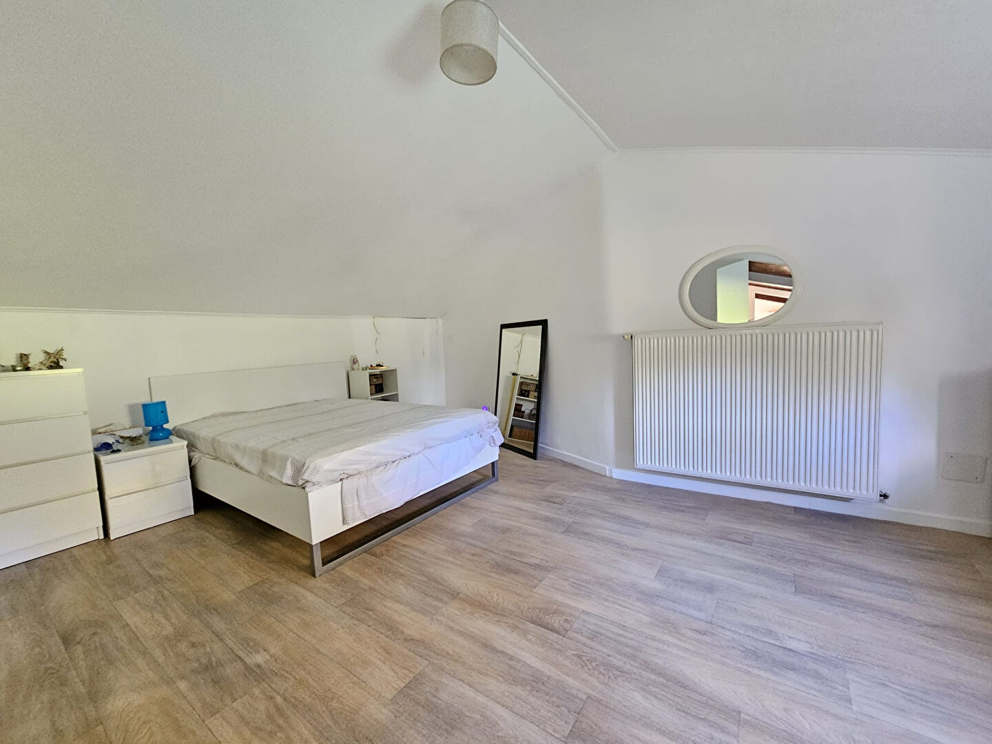 
Maison Lelin Lapujolle 7 pièce(s) 200 m2
 Photo du bien 7 