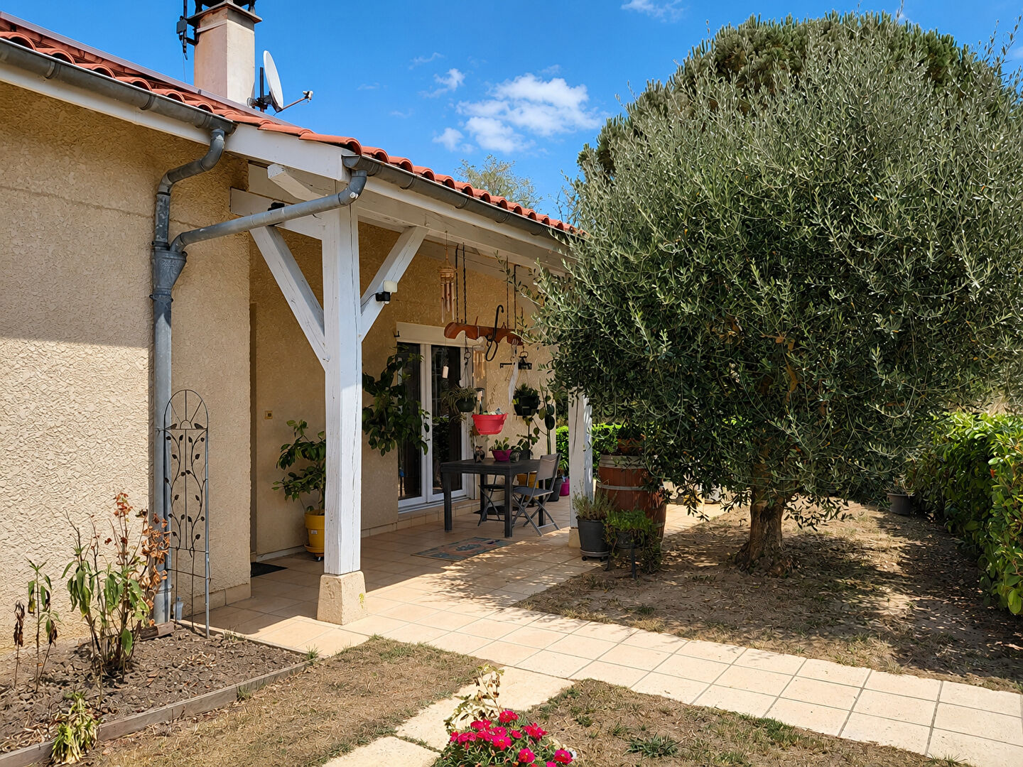 
Le confort d'aujourd'hui, le charme d'une maison familiale à deux pas de tout ! Photo du bien 1 