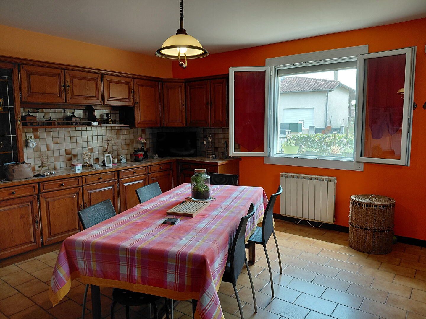 
Le confort d'aujourd'hui, le charme d'une maison familiale à deux pas de tout ! Photo du bien 5 