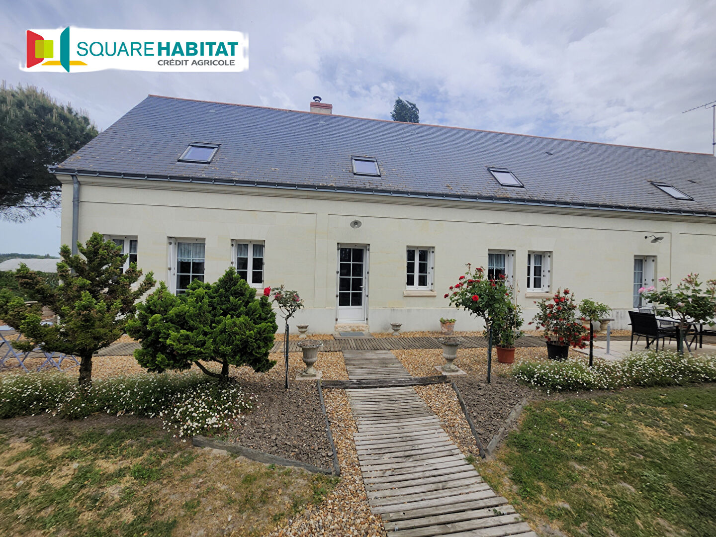 Longère de charme rénovée avec piscine, dépendances et hangar -Varennes-sur-Loire