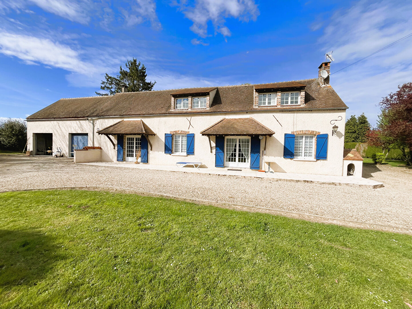 Maison Montacher Villegardin 7 pièce(s) 187 m2