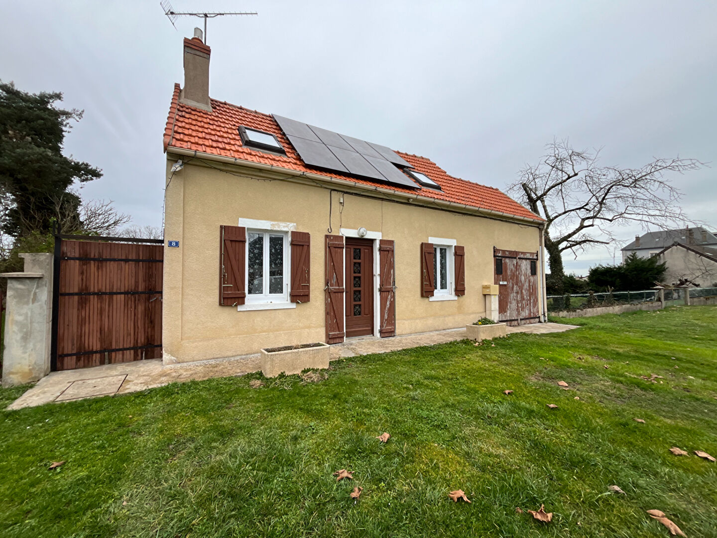 FOURS. Maison individuelle de plain-pied directement habitable !