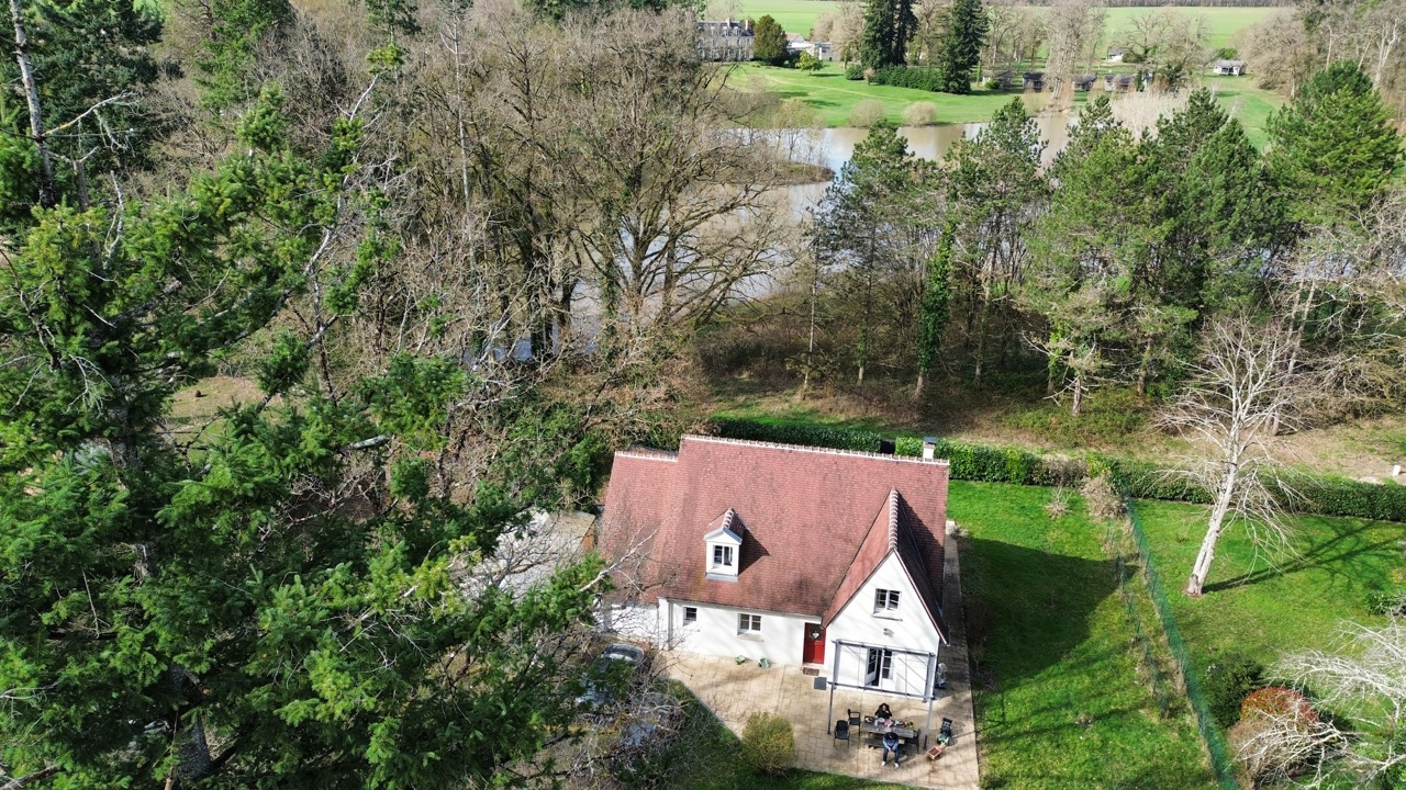 Maison Valloire Sur Cisse 6 pièce(s) 165 m2, cadre exceptionnel