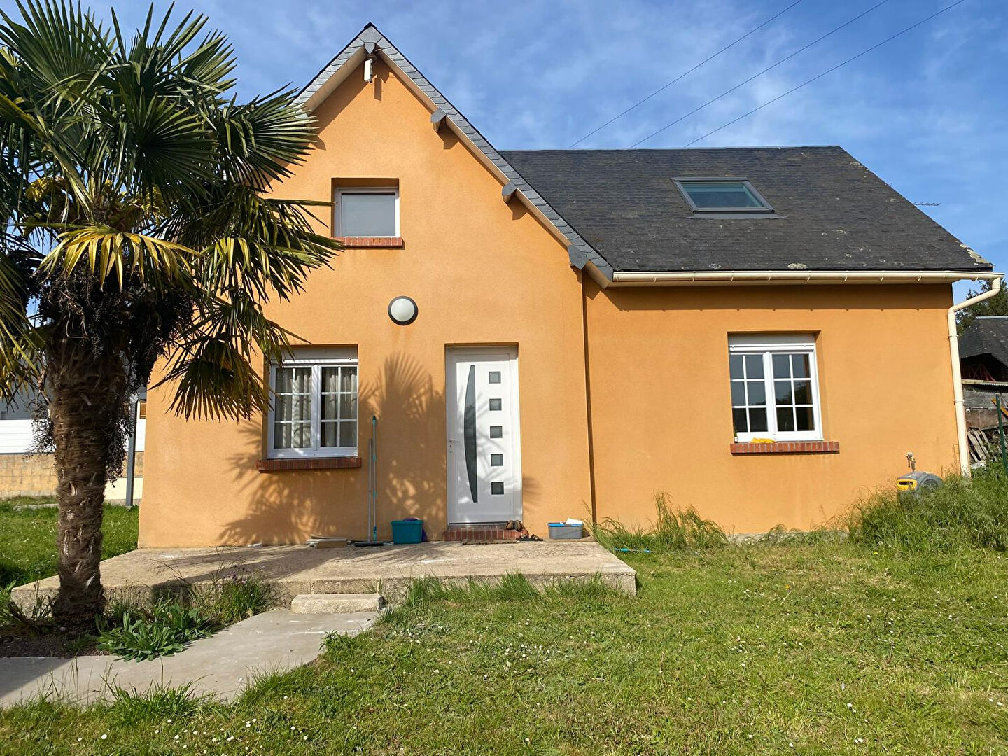 Maison Meulers (15 min de Dieppe ) 103 m2 -600 m2 de terrain - terrasse- Bâtiment