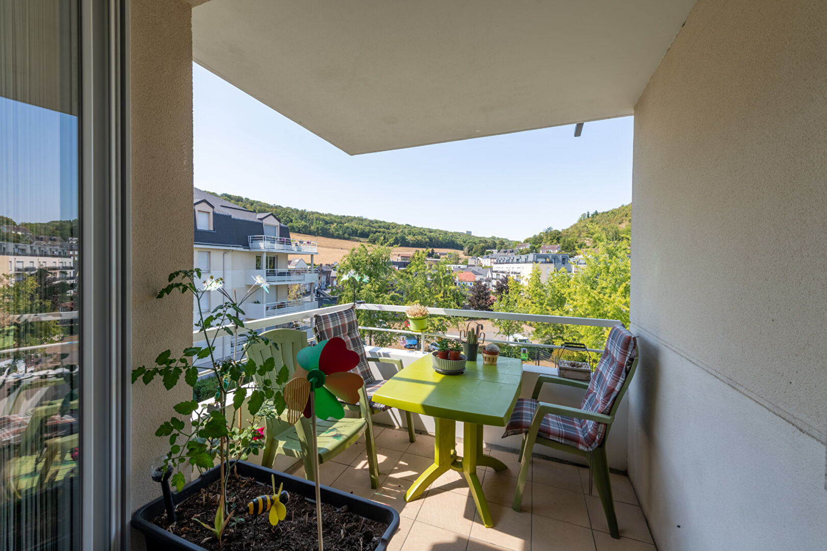 APPARTEMENT F3 BALCON 2 PLACES DE PARKING EXTERIEUR