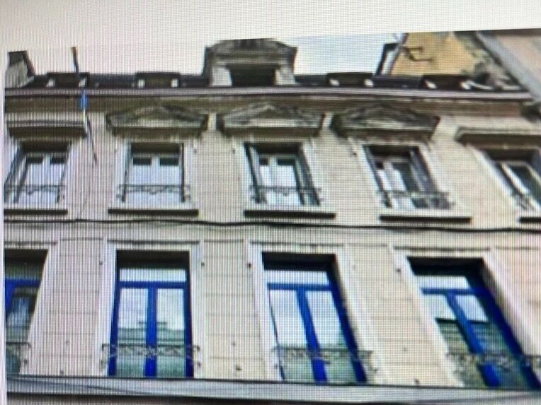 Local commercial Saint Claude 215.04 m2