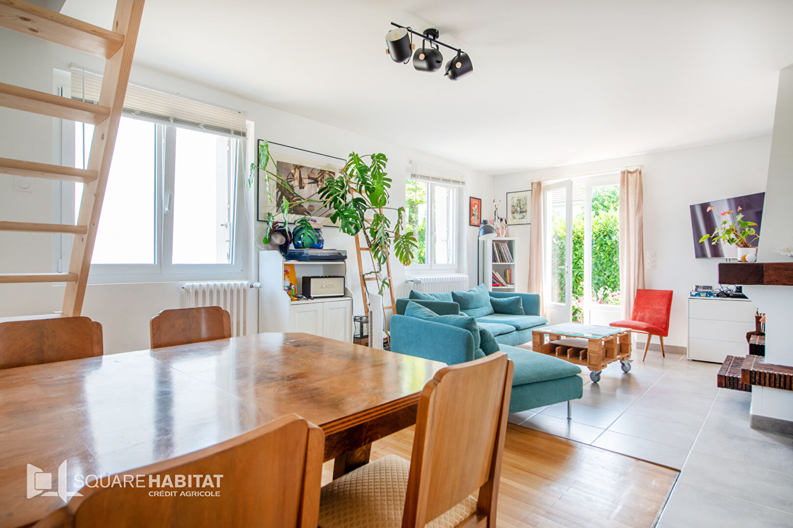 Maison - 108.37 m² au sol - 2 grands garages