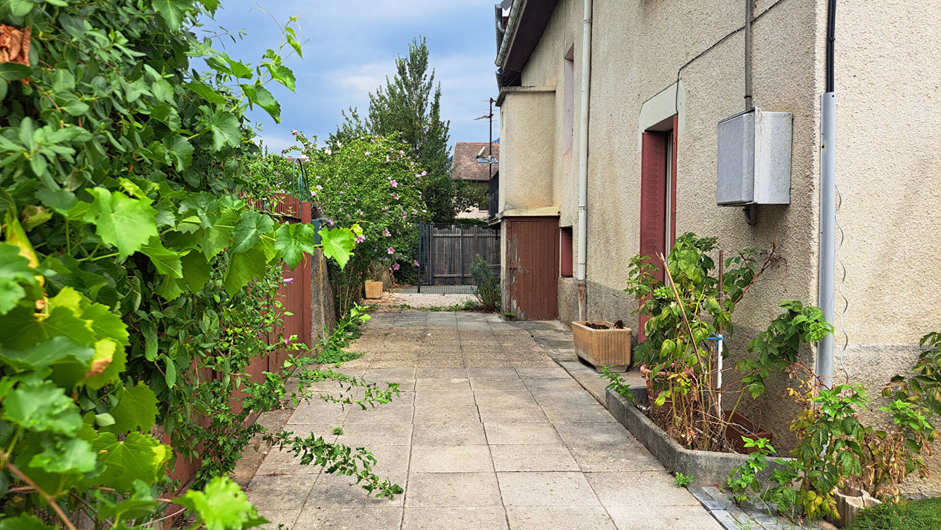 Maison /appartement de village en copropriété à Challes Les Eaux 5 pièce(s) 78.33 m2