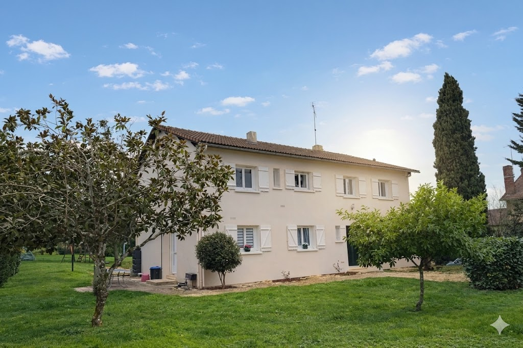 Maison de 233.35 m² avec sous-sol à PLEUMARTIN