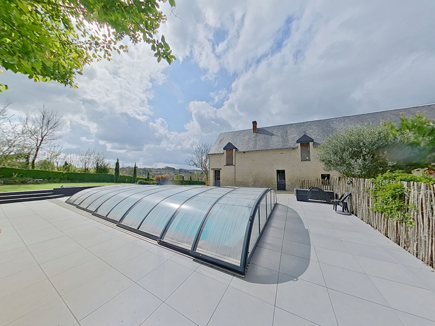 Grande maison familliale ou gîtes allant jusqu'à 14 personnes