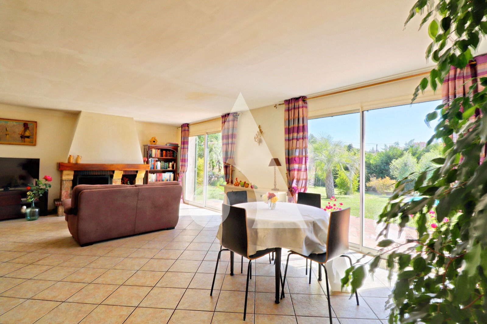 VILLA 100M2 SUR TERRAIN DE 2020M2 AVEC PISCINE