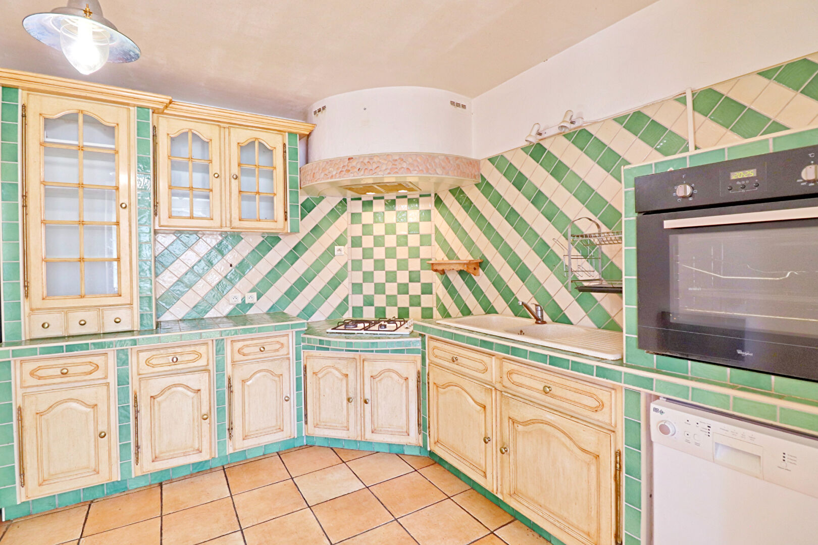 Photo APPARTEMENT TYPE 3 AVEC JARDIN PRIVATIF DEUX PLACES DE PARKING VINON SUR VERDON image 6/6