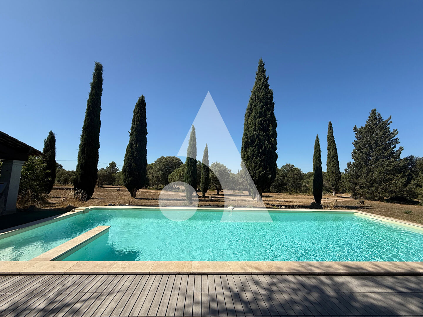Photo VILLA T5 AU CALME SUR 20000M2 DE TERRAIN, PISCINE, GARAGE image 5/6