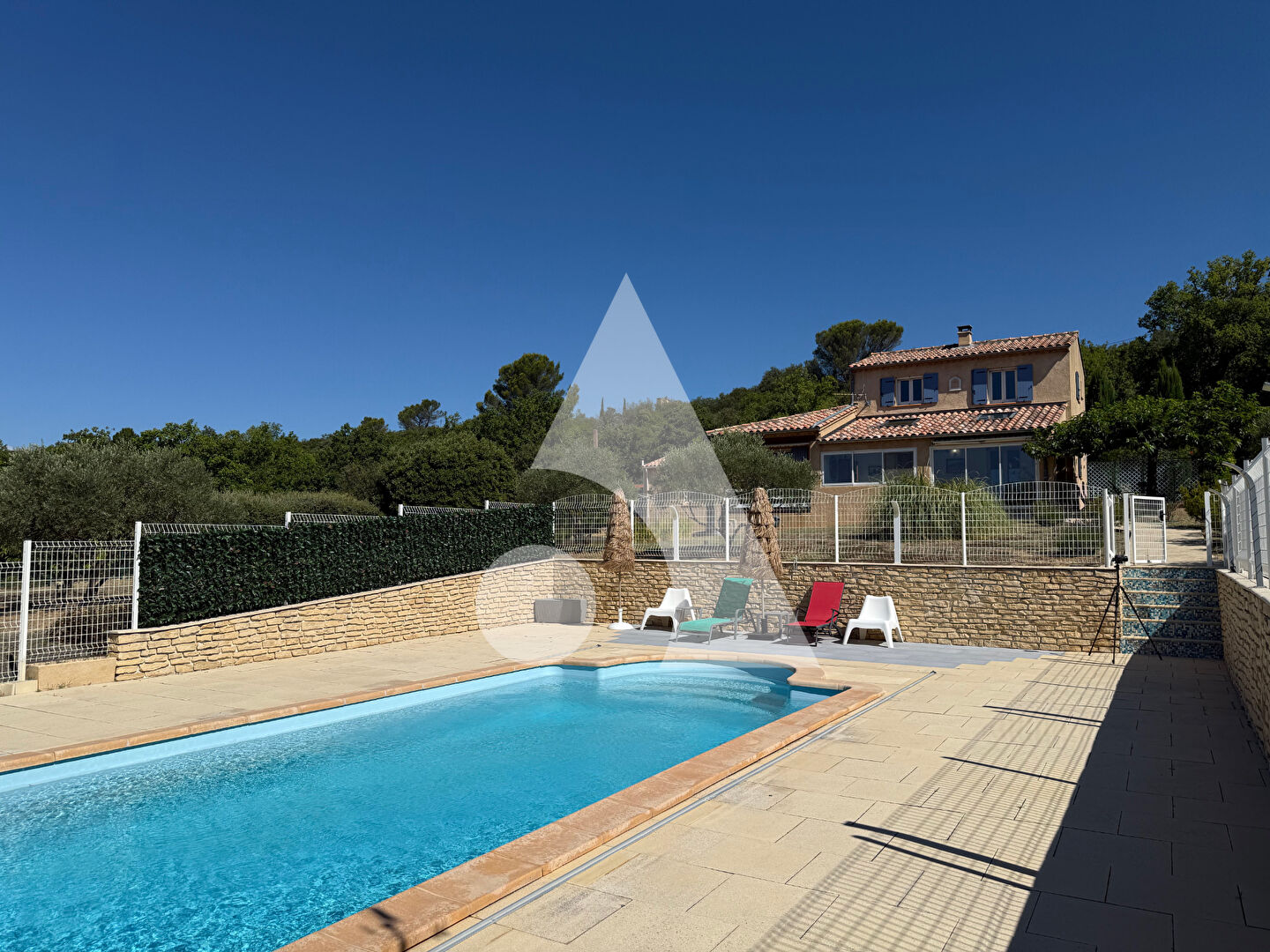 Photo VILLA T6 AU CALME AVEC PISCINE GARAGE VÉRANDA ET JARDIN DE 3000M2 image 4/6