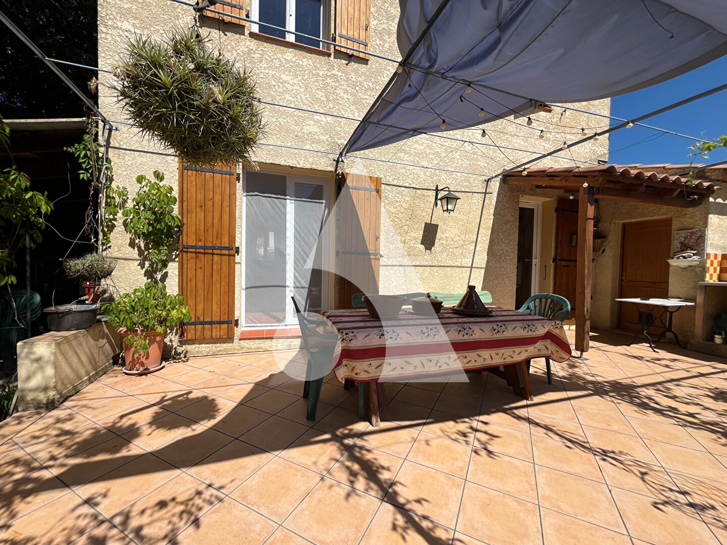 Photo VILLA TYPE 5 LUMINEUSE SANS VIS A VIS AVEC JARDIN ARBORE ET GARAGE image 4/6