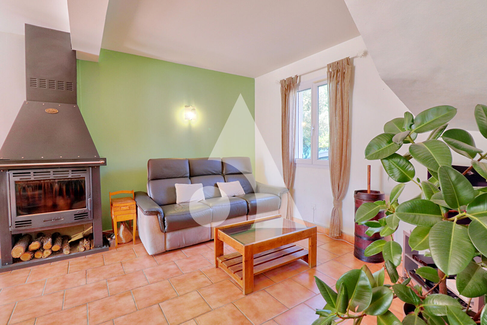 Photo VILLA TYPE 5 LUMINEUSE SANS VIS A VIS AVEC JARDIN ARBORE ET GARAGE image 6/6