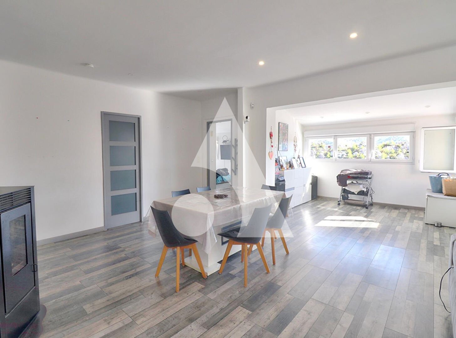 À VENDRE MAISON FAMILIALE AVEC DÉPENDANCE AUX PENNES MIRABEAU