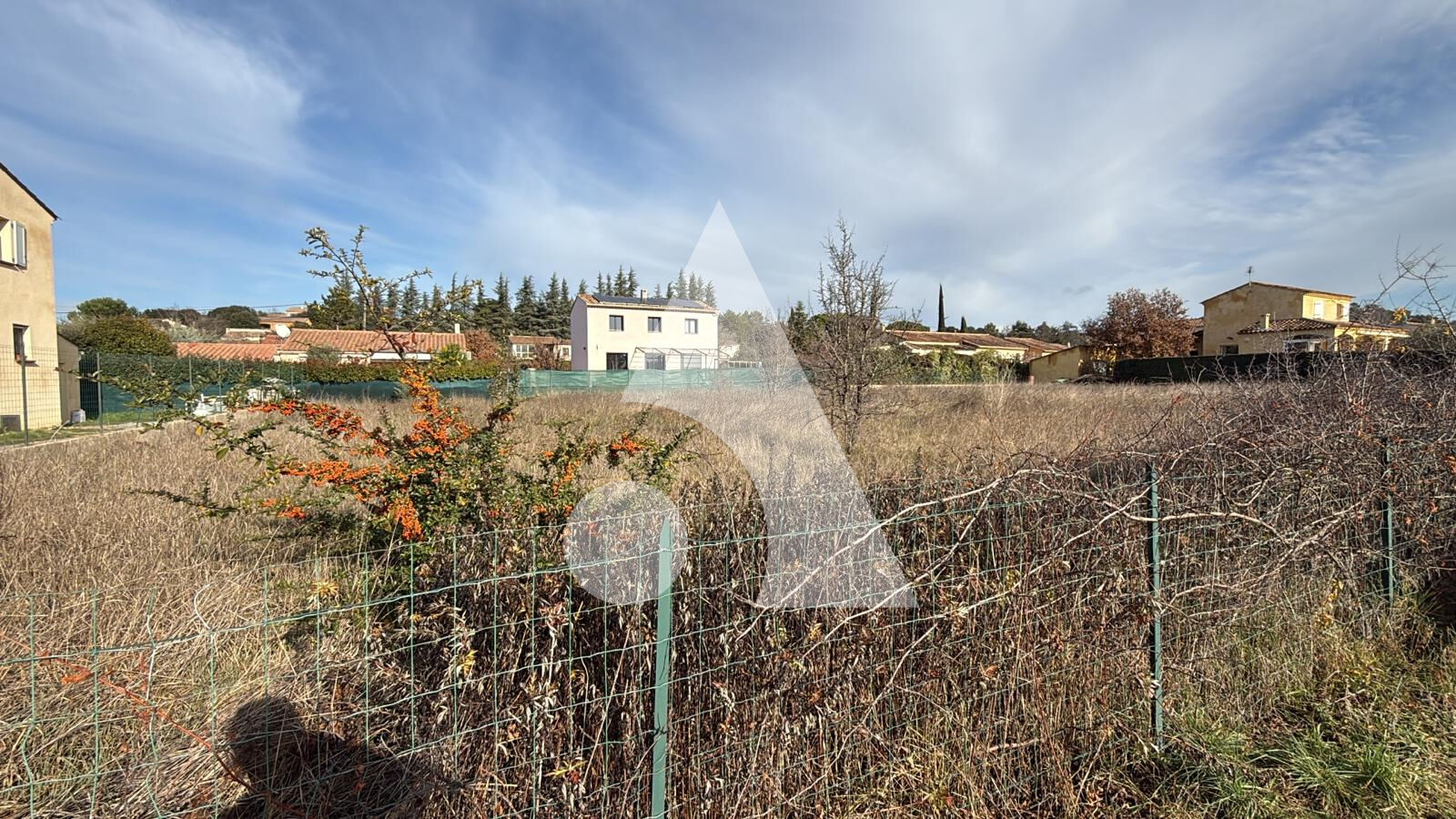 Photo TERRAIN CONSTRUCTIBLE DE 870 M2 LUMINEUX EXPOSE SUD A VINON SUR VERDON image 1/3