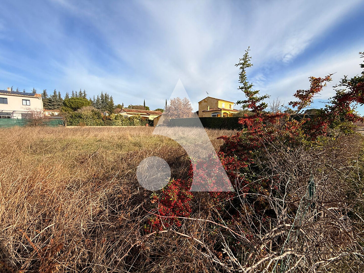 Photo TERRAIN CONSTRUCTIBLE DE 870 M2 LUMINEUX EXPOSE SUD A VINON SUR VERDON image 1/2